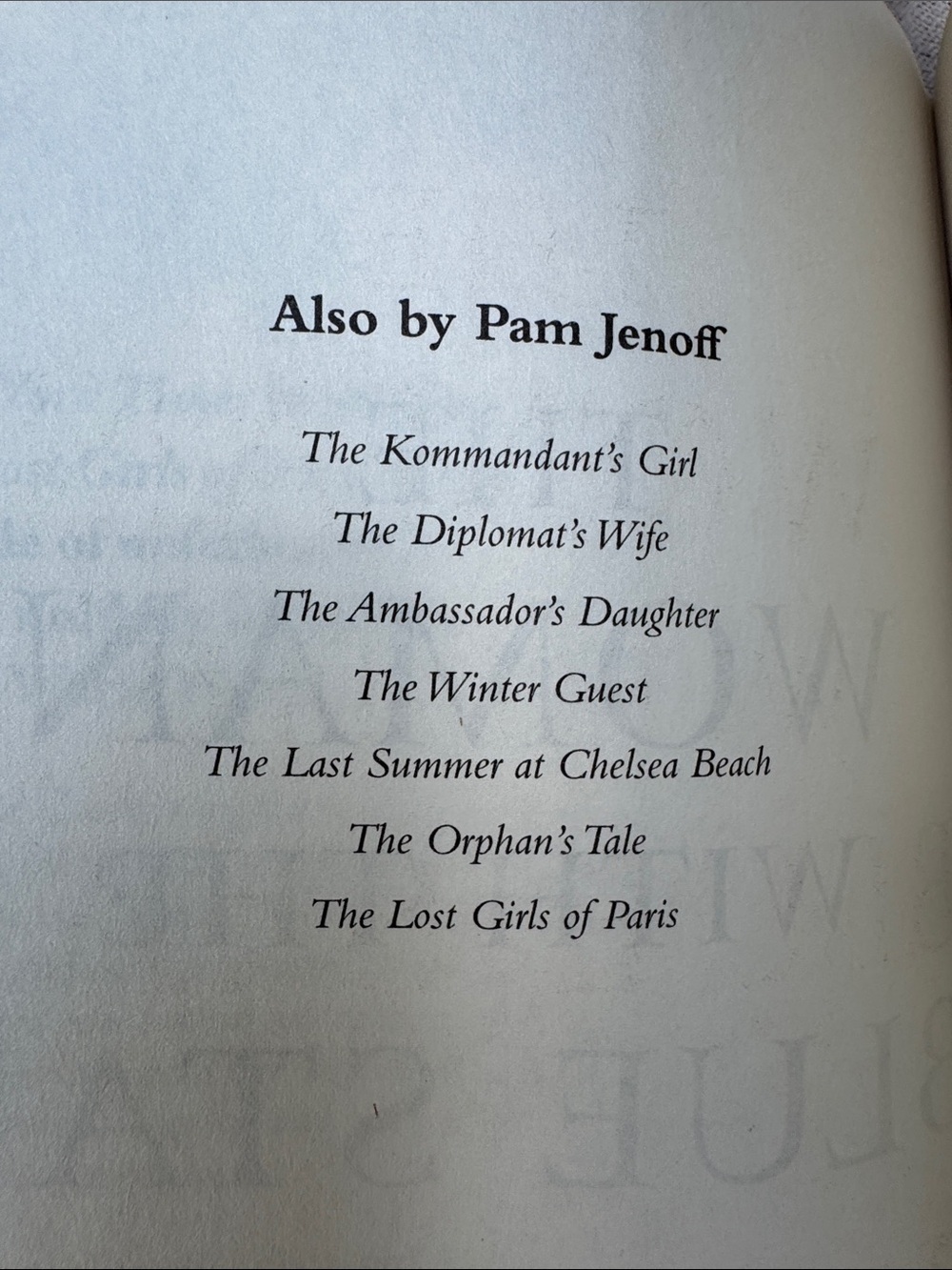 The woman with the blue star - Pam Jenoff -  softcover Book - Picture 6 of 12